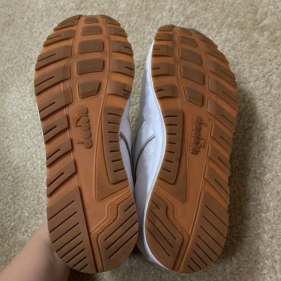 Diadora N9002 Suede Sneakers Size 9 Color White Cream - Picture 8 of 11